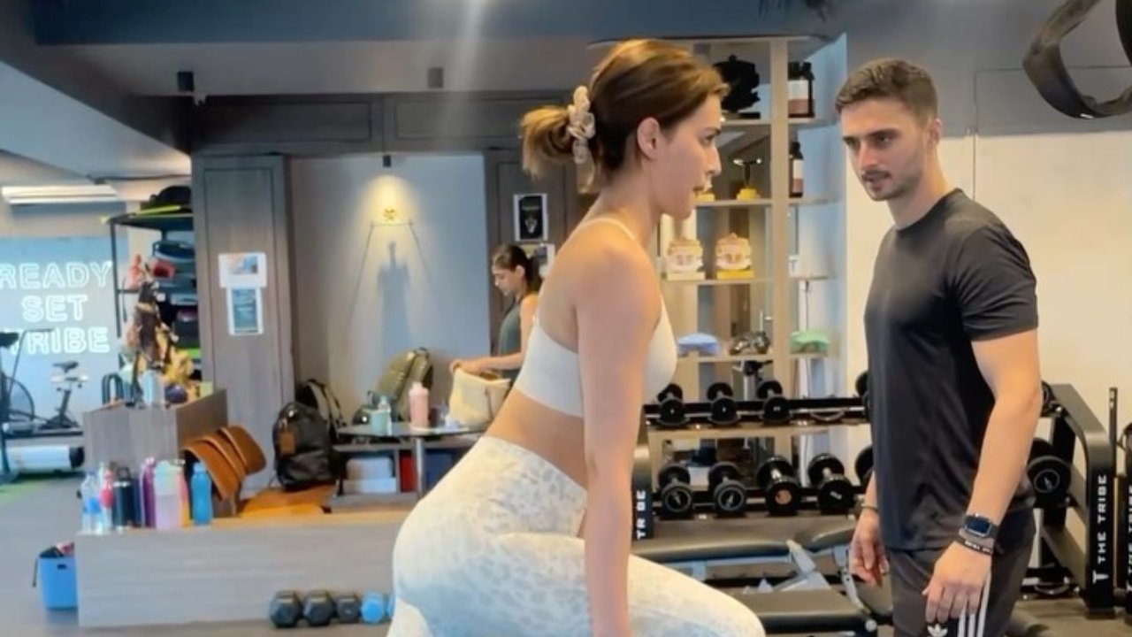 Kriti Sanon demonstrates how to achieve powerful glutes and toned abs.