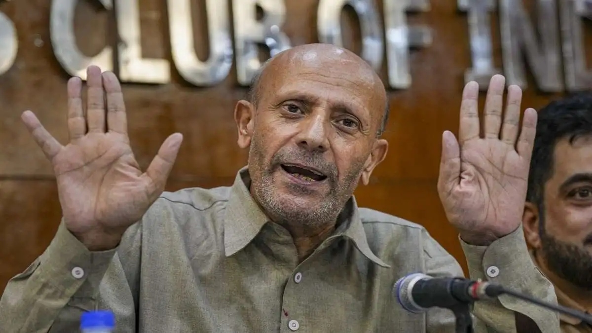 The Delhi High Court grants imprisoned MP Engineer Rashid a two-day detention parole so he can attend Parliament.