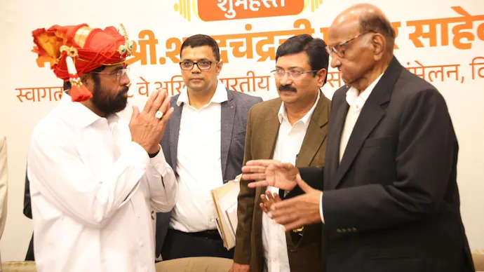Sena (UBT): Sharad Pawar ought not to have congratulated Eknath Shinde.